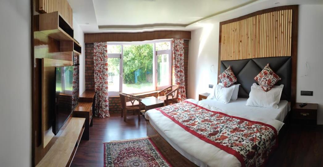 Hotel Lidder Palace Pahalgām Extérieur photo